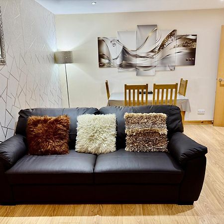 Azim And Suzi'S City Centre Apartment Inverness Extérieur photo