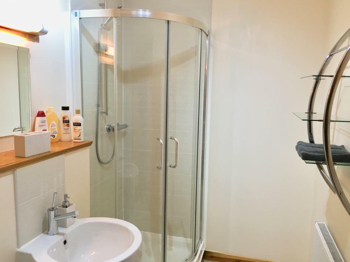 Azim And Suzi'S City Centre Apartment Inverness Extérieur photo