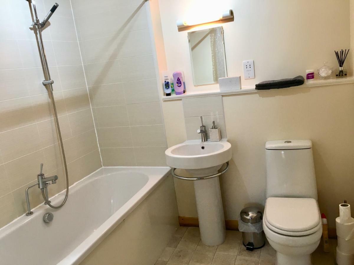 Azim And Suzi'S City Centre Apartment Inverness Extérieur photo